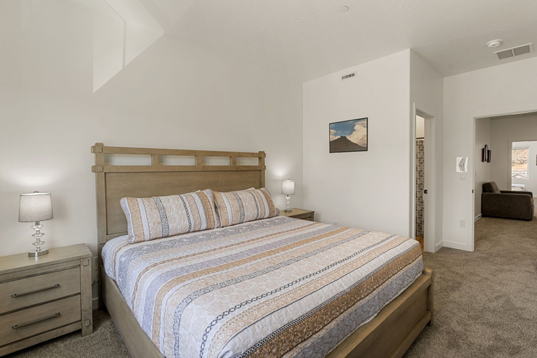 Room 2, Sand Hollow Serenity 4 Bedroom Townhouse, Washington