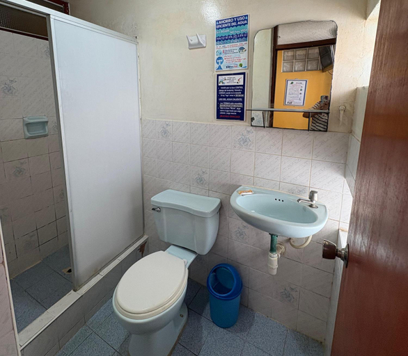 Bathroom 3, HOSTAL HOGAR 3 Estrellas - CHEPEN, Chepén