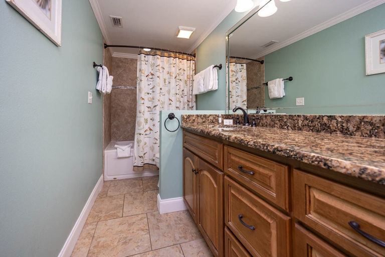 Bathroom 4, Phoenix X 710 3 Bedroom Condo, Escambia