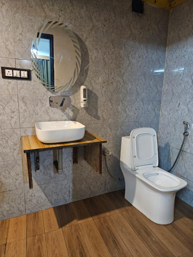 Bathroom 2, Welina Shree Hotel, Garhwal