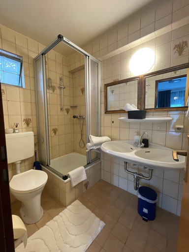 Bathroom, Hotel Restaurant Toscana, Main-Kinzig-Kreis