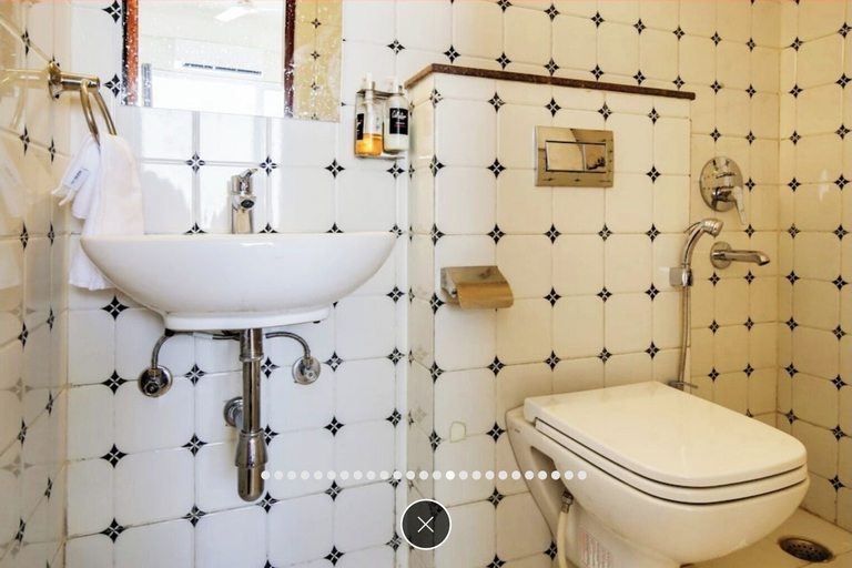 Bathroom 5, Kachnar House, Lucknow