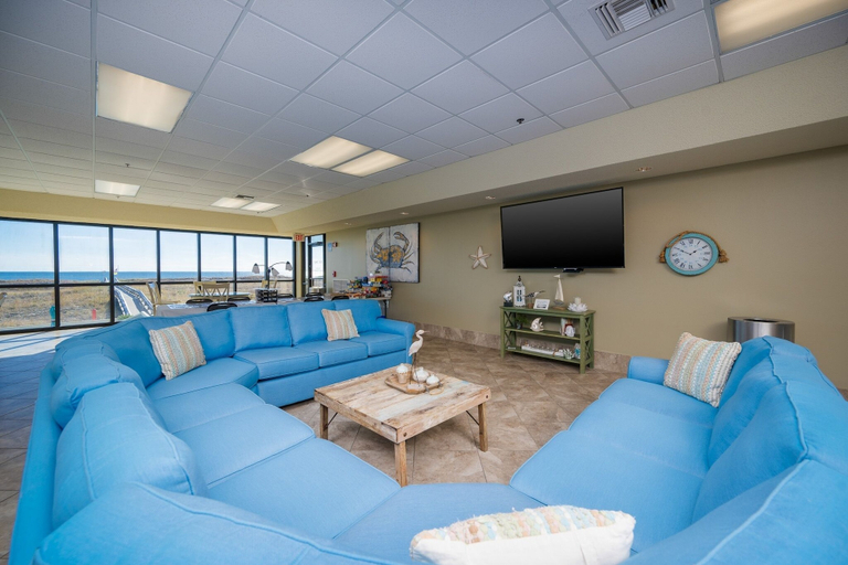 Living area 4, Phoenix Vii 7312 3 Bedroom Condo, Baldwin