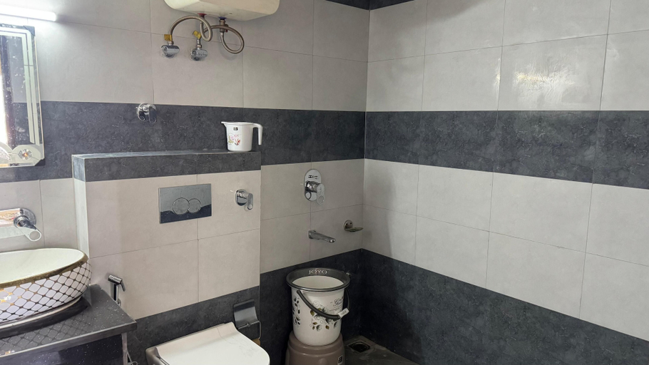 Bathroom 4, Hotel AJ Himalayan, Shimla
