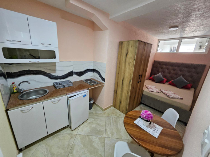 Others 5, Apartments Bulatovic