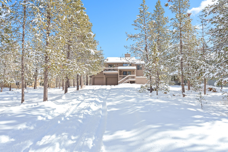 Exterior 2, 8 Umpqua Ln 4 Bedroom Home, Deschutes