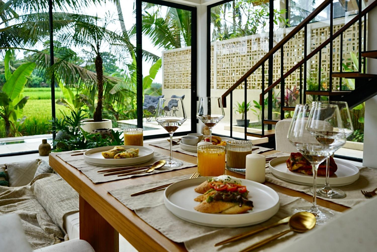 Food & Drinks 4, Dzen Greenfield Villas, Gianyar
