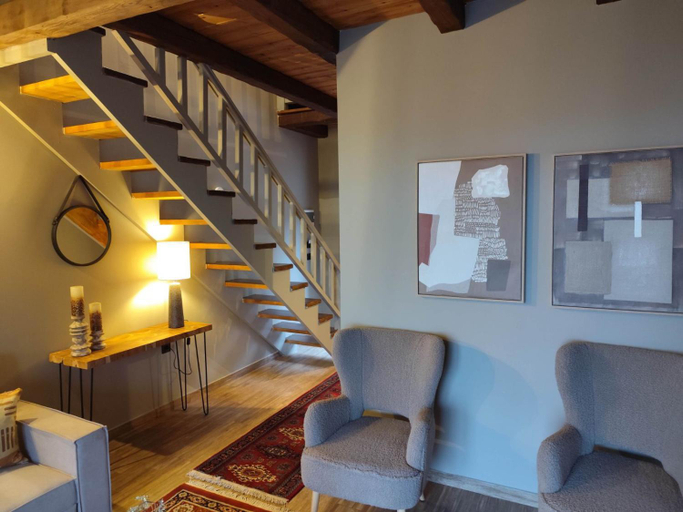 3, Evita BelleVue, Central Greece