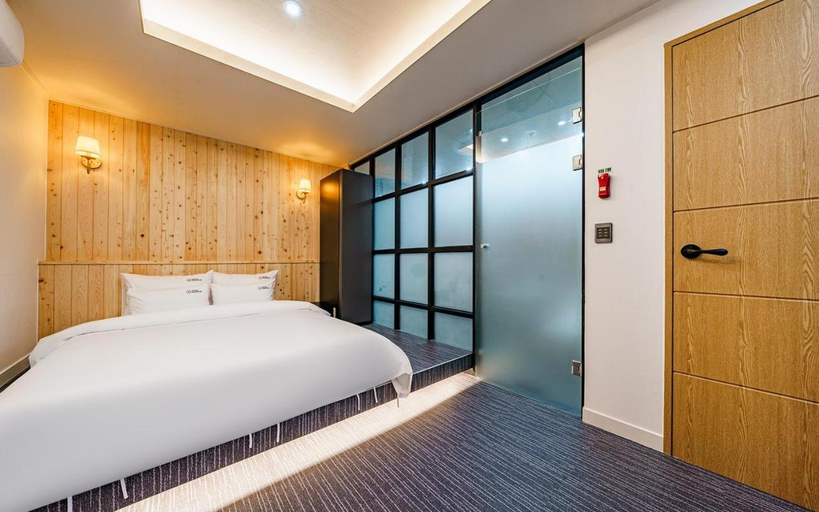 Bedroom 2, Hotel Haesung, Changwon
