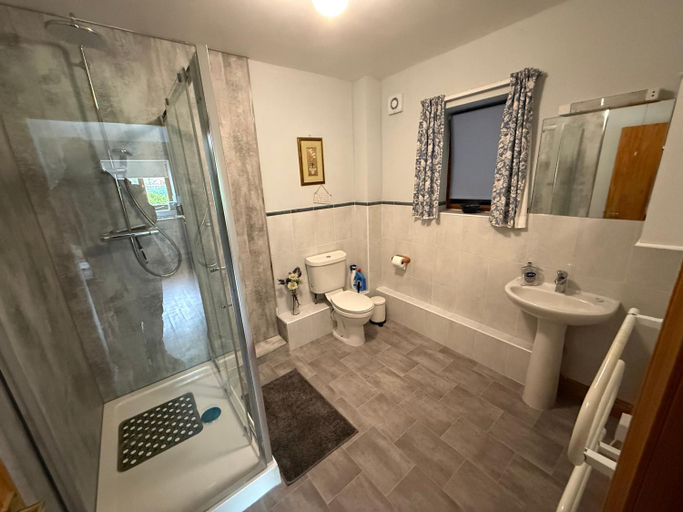 Bathroom 2, Nutley Farm, Dorset