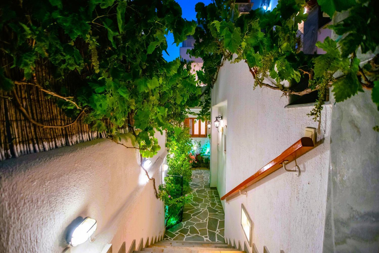 Others 5, Comfort Double or Twin Room or semi-basement, South Aegean