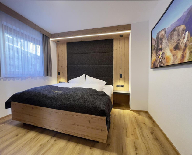 Bedroom 2, Bergsonnhof, Imst