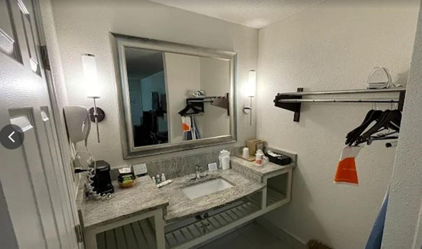Bathroom 3, Quality Inn & Suites Jasper - Kimball, Marion