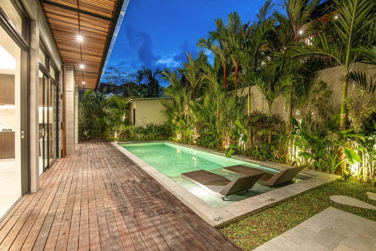 5, Sun-kissed 5BR Haven 400 m From Canggu Surf, Badung