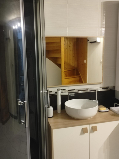 Bathroom 3, Bienvenue chez Coco, Nord