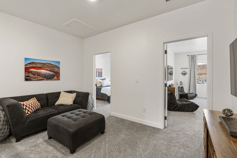 Living area 3, Red Rock Trails 4 Bedroom Townhouse, Washington