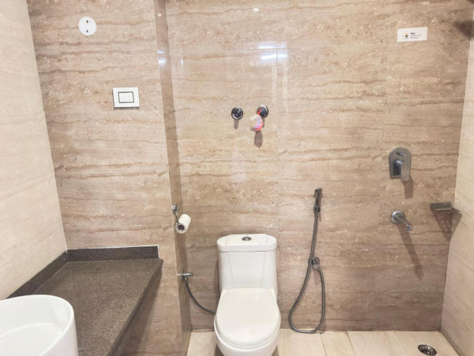 Bathroom 3, Hotel Ambika Residency, Kullu