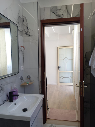 Bathroom 3, Lion's rooms, Vlorës