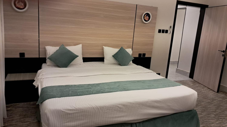 Bedroom 4, Elaf Suits