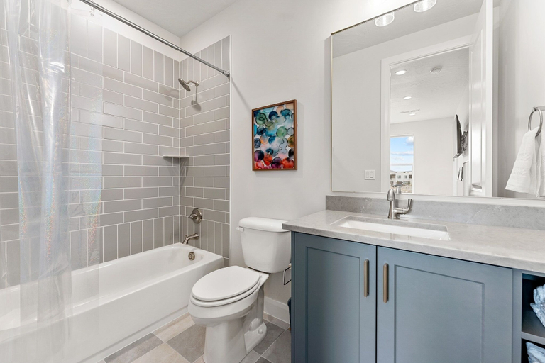Bathroom 3, Your Happy House 5 Bedroom Townhouse, Washington