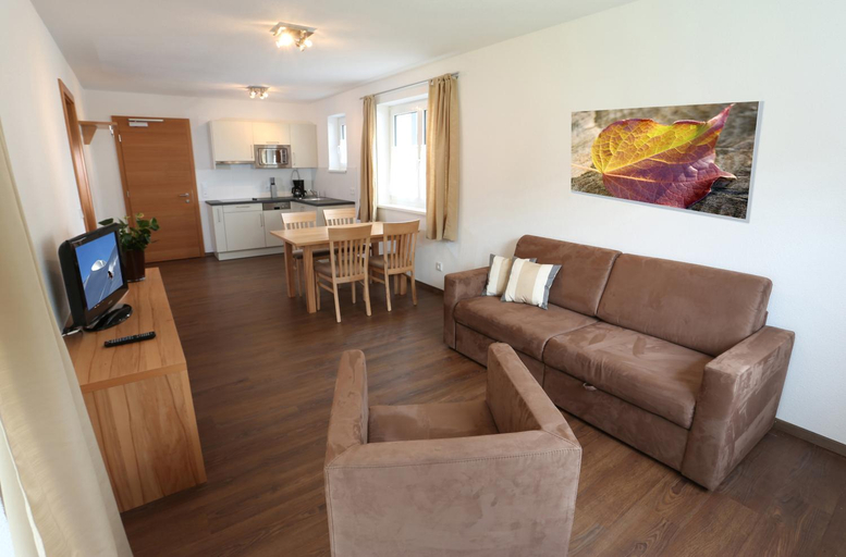 Others 5, Apart Ladner, Landeck