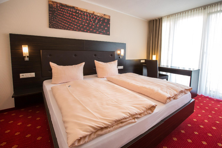 Bedroom 4, Park Hotel, Cochem-Zell