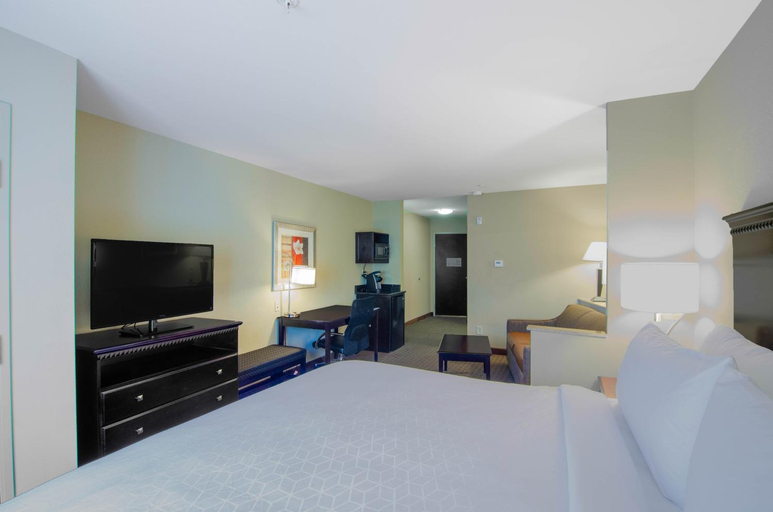 Bedroom 2, Comfort Suites Mobile-South Alabama University Area, Mobile