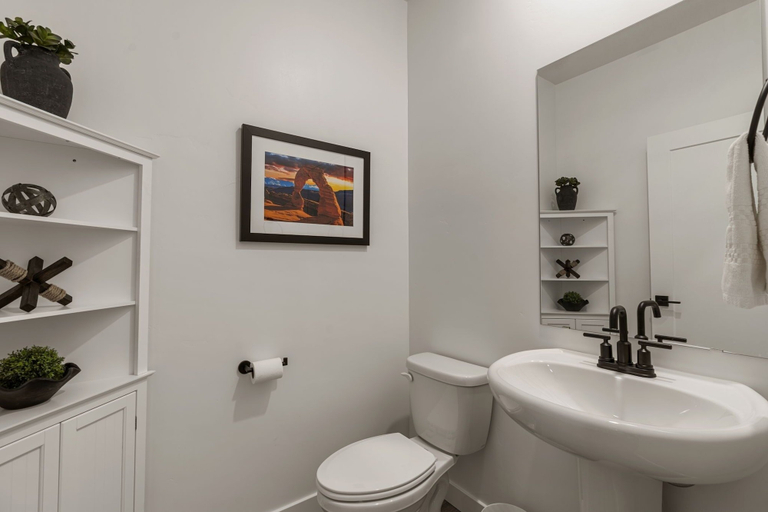 Bathroom 4, Red Rock Trails 4 Bedroom Townhouse, Washington