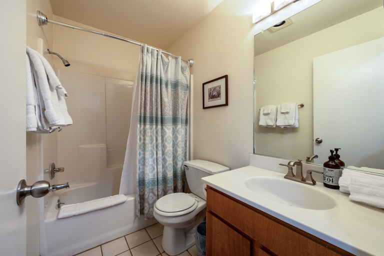 Bathroom 4, 15 Lodge Condo with Hood River Bridge View by RedAwning, Hood River