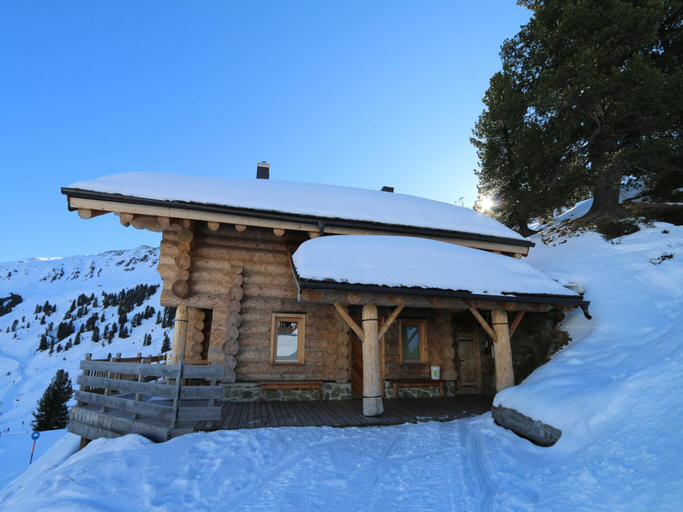 2, Chalet in Wildkogel with Ski-InSki-Out, Zell am See
