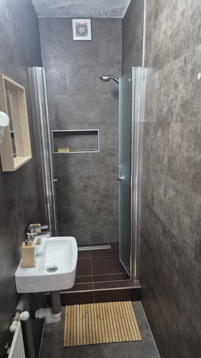 Bathroom 2, Penzion Ubytovani u Parku s parkovistem, Česká Lípa