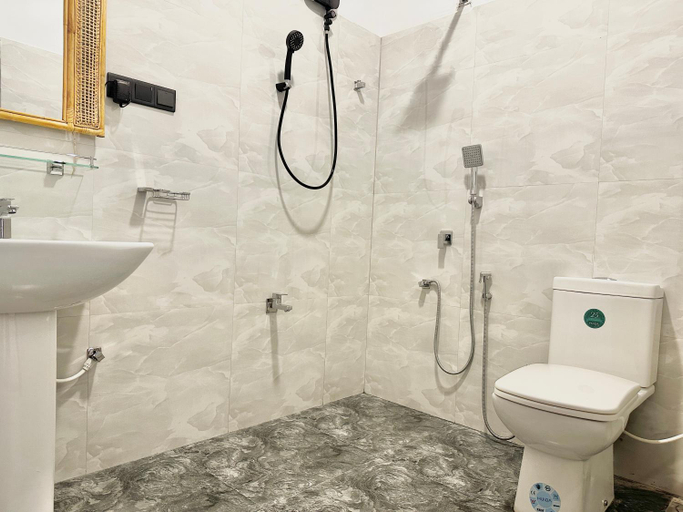 Bathroom 4, Crystal Pearl Villa, Weligama