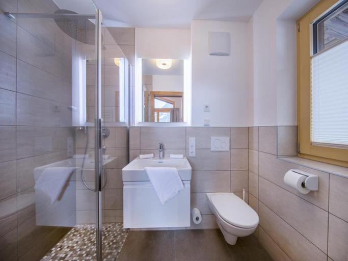 Bathroom 3, Chalet in Neukirchen near Ski Lift, Zell am See