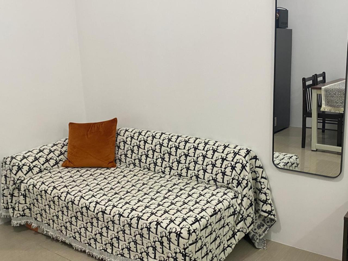 Bedroom 4, Staycation near Sm moa, Pasay City