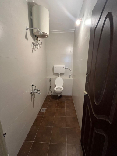 Bathroom 4, Hotel Continental, Puducherry