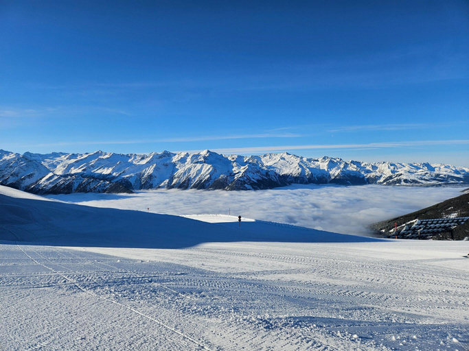 5, Chalet in Wildkogel with Ski-InSki-Out, Zell am See