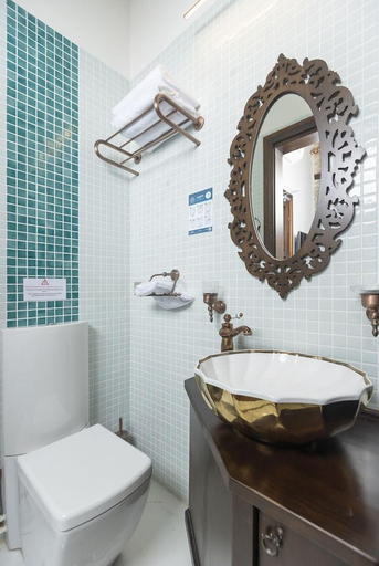 Bathroom 5, Marina Foça Hotel, Foça