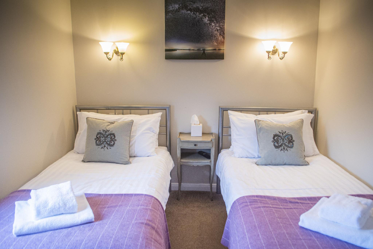 Bedroom 2, Five Bells Wickham, West Berkshire