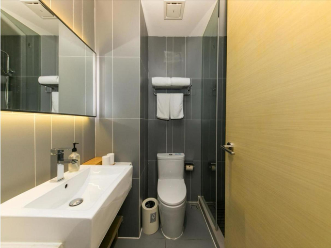 Bathroom 4, JI Hotel Shanghai Lujiazui Pudong Avenue, Shanghai