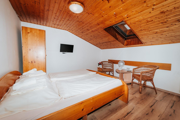 Bedroom 2, Pri Piecke penzion a restauracia, Banská Bystrica