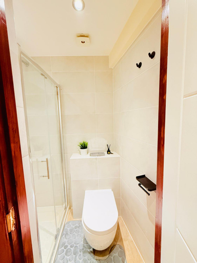 5, Tower Bridge Apartments, London
