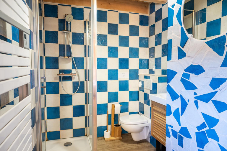 Bathroom 5, Le chalet d'en o, Haute-Savoie