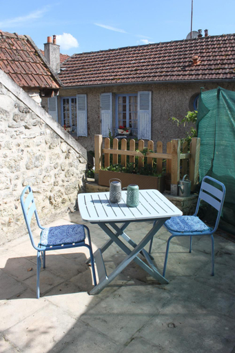 Others 5, Maison bleue, Yvelines