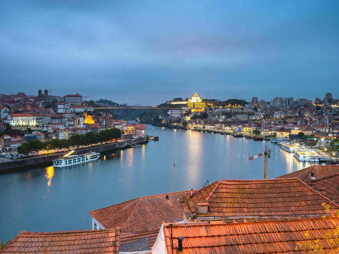 Others 4, Charming Porto apartment in prime location, Porto