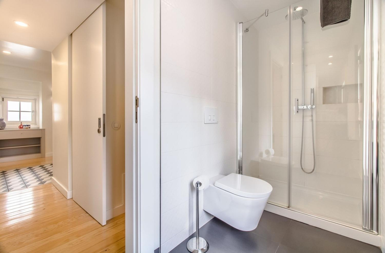 Bathroom, Design Apartment in Typical Alfama, Lisbon