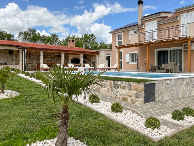 Exterior & Views, Villa Maria With Outdoor Pool, Ružić