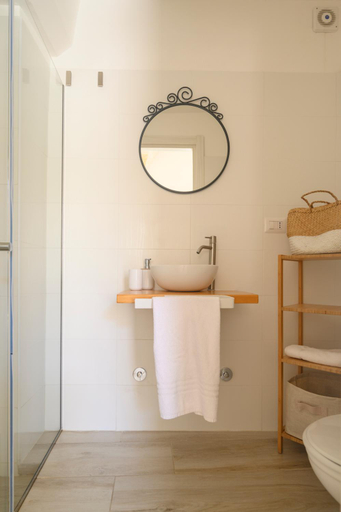 Bathroom 3, B&B Borgo Monacizzo, Taranto