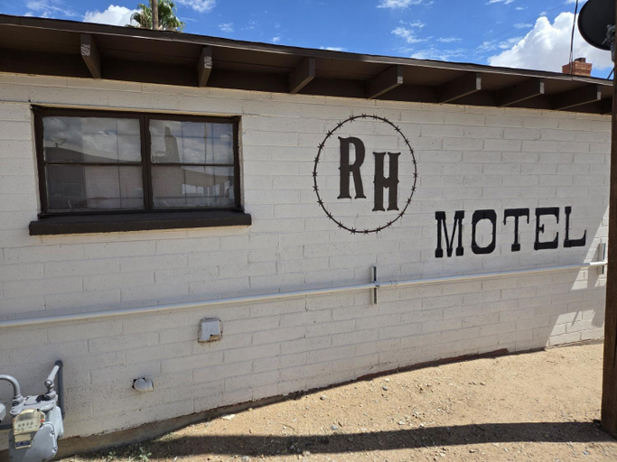 Others 4, The Ranch House Inn, Cochise