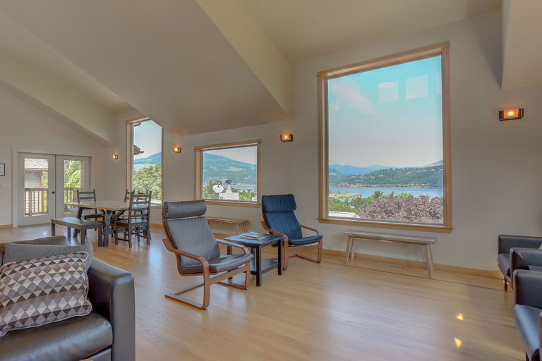 View from property, Hutson's Bridgeview **30 Day Minimum** 4 Bedroom Home by RedAwning, Hood River