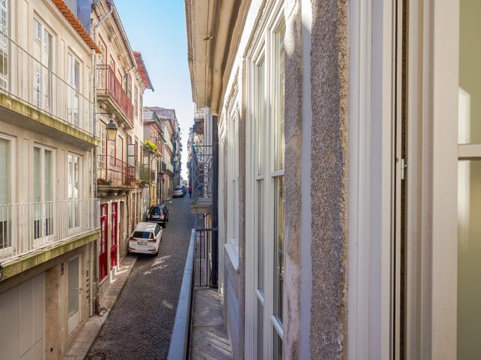 Surrounding environment 4, Central Porto Apartment With Balcony, Porto